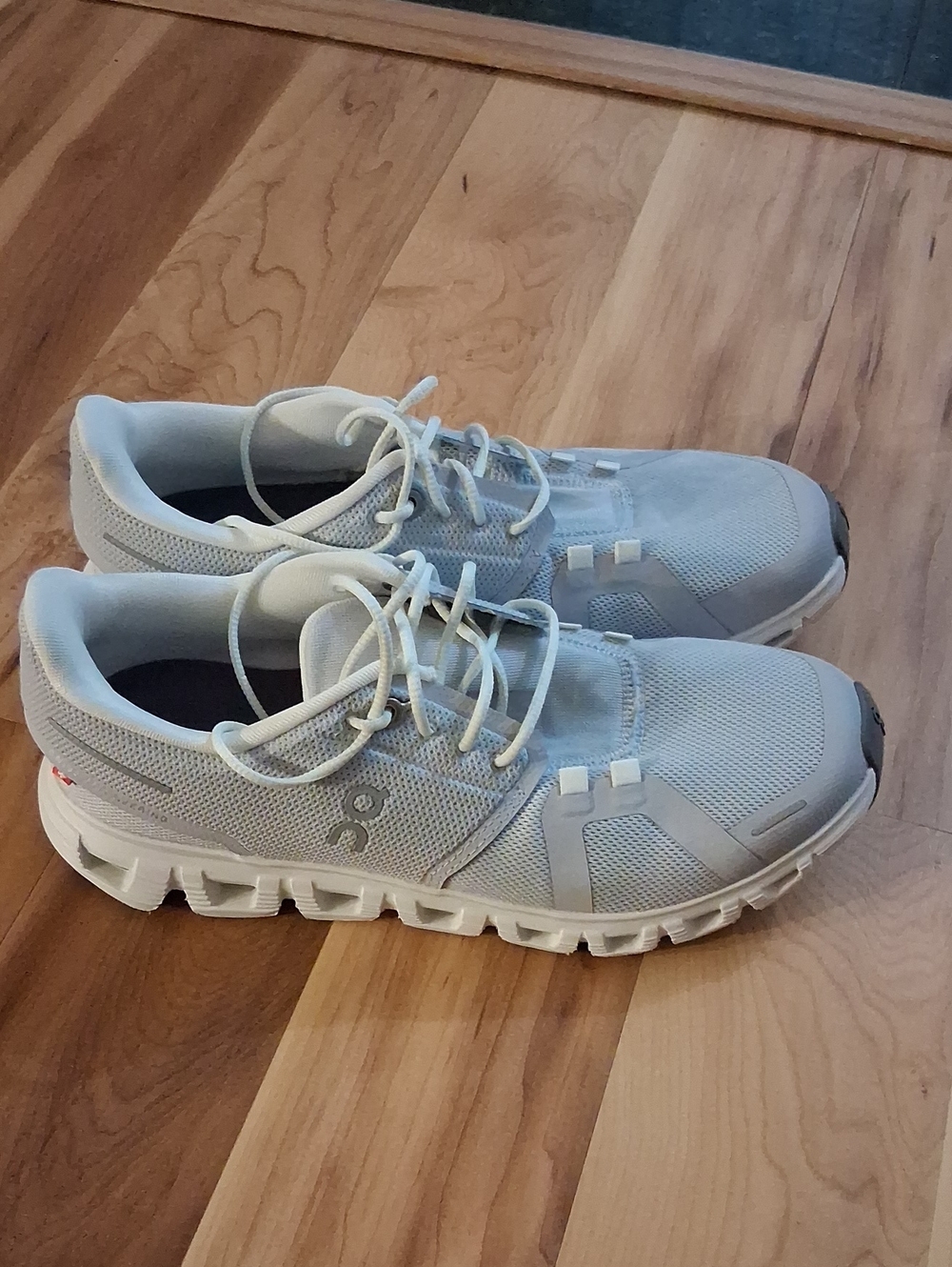 On Cloud Running Shoes - Light Gray - Picture 4 of 9
